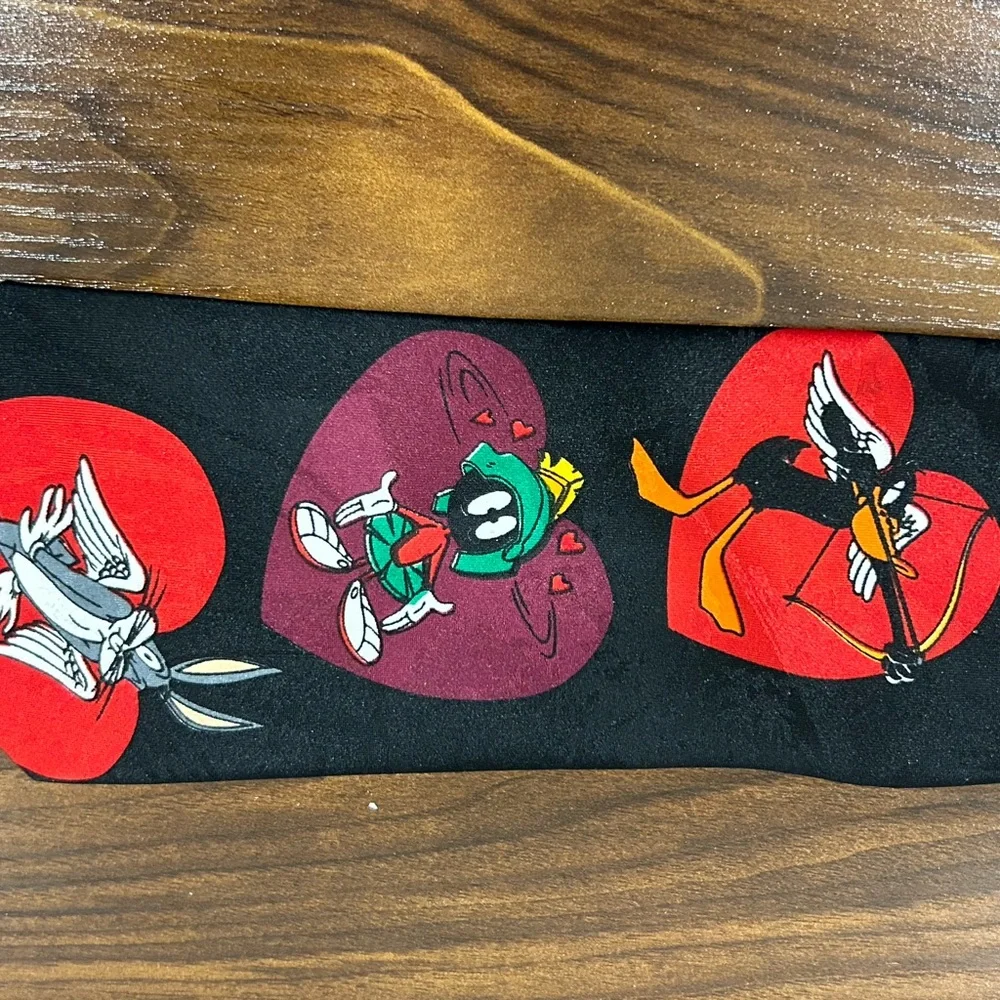 Looney toon tie‎